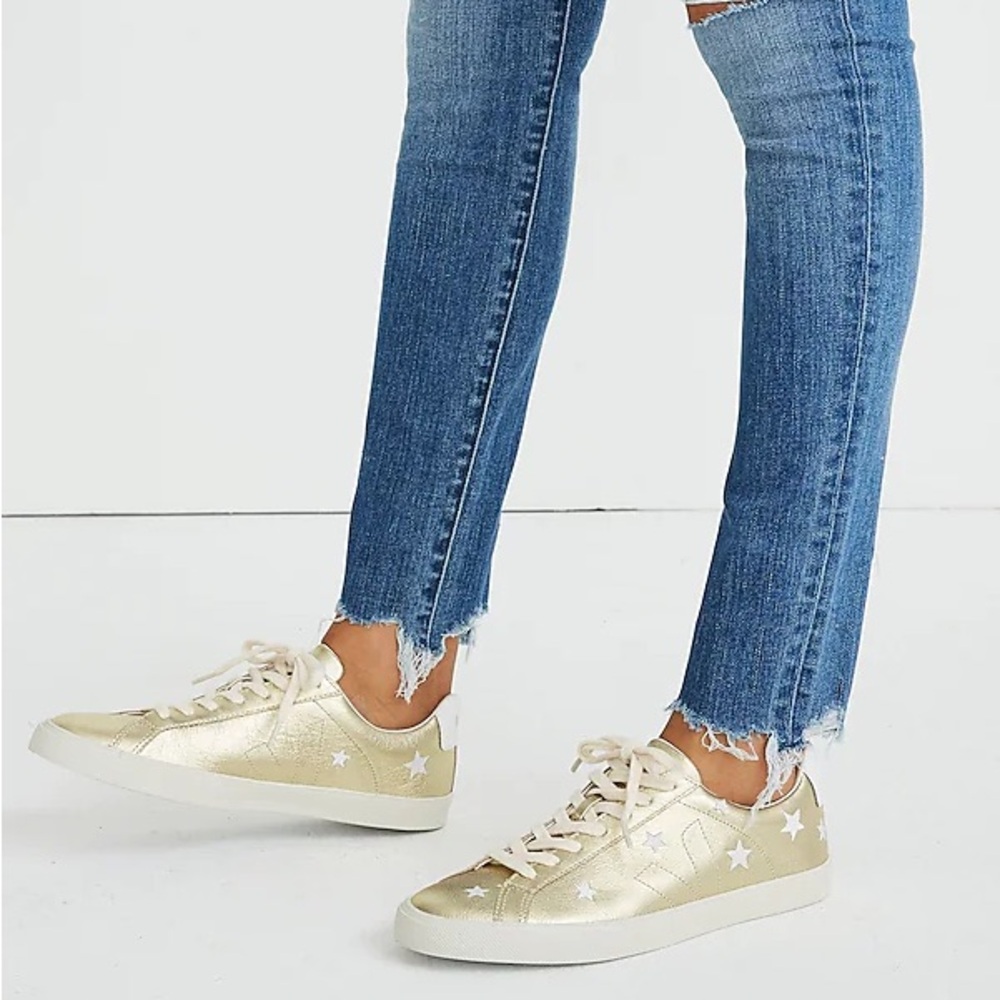 x Veja Esplar Low Sneakers in Star-Embroidered Gold Leather